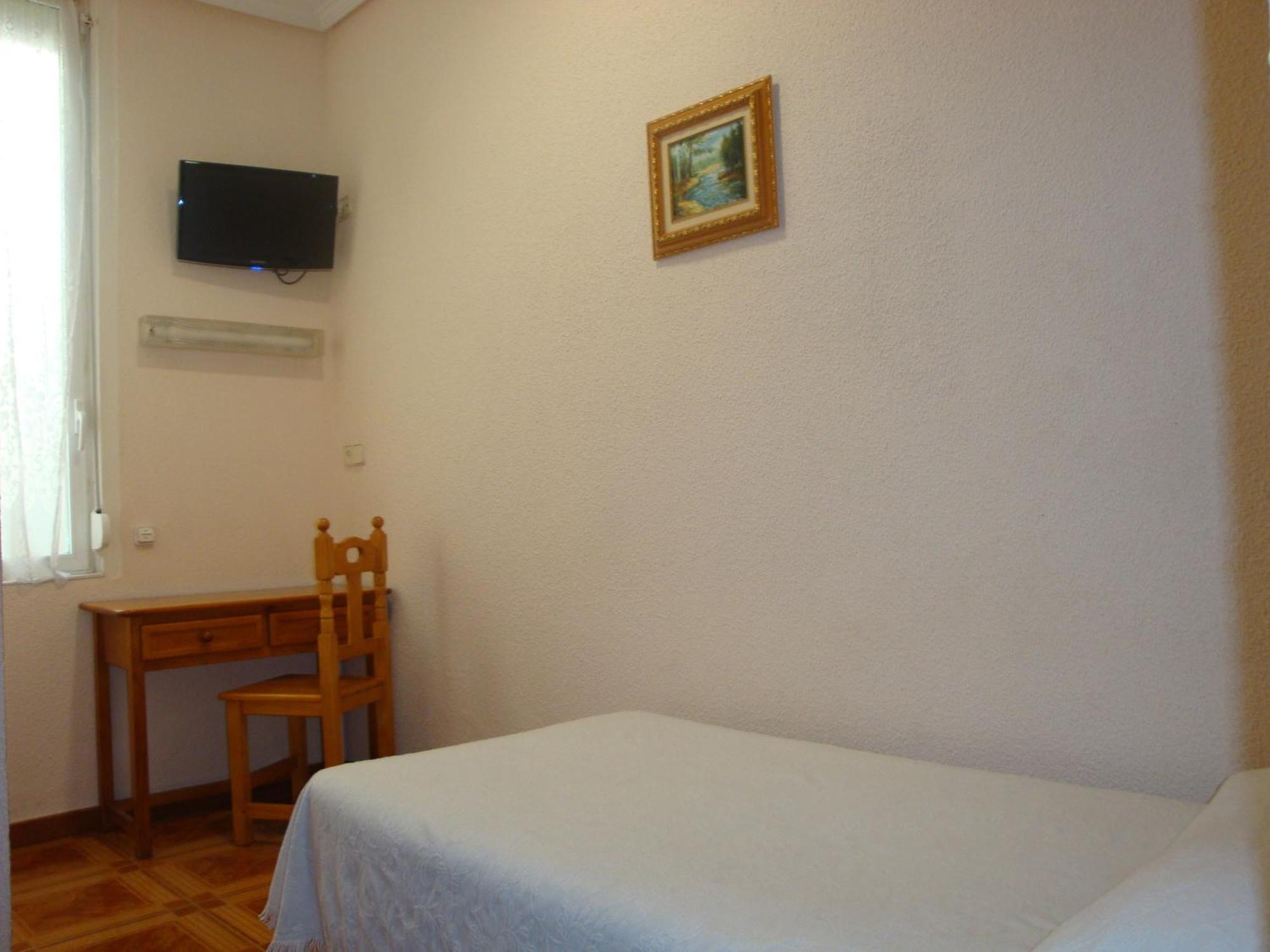 Hostal Zamora Мадрид Екстериор снимка