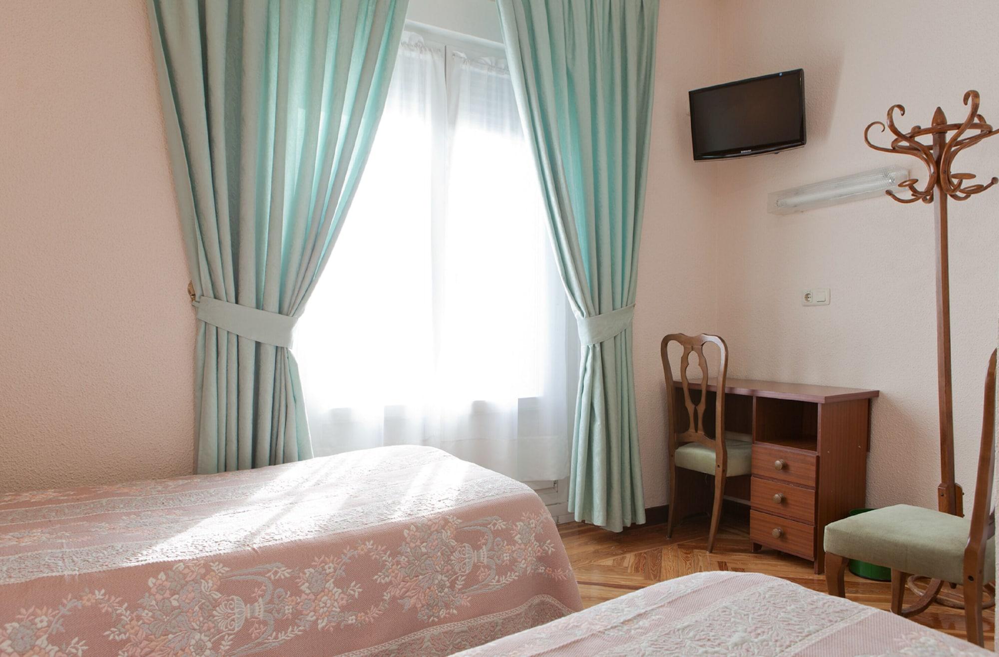 Hostal Zamora Мадрид Екстериор снимка