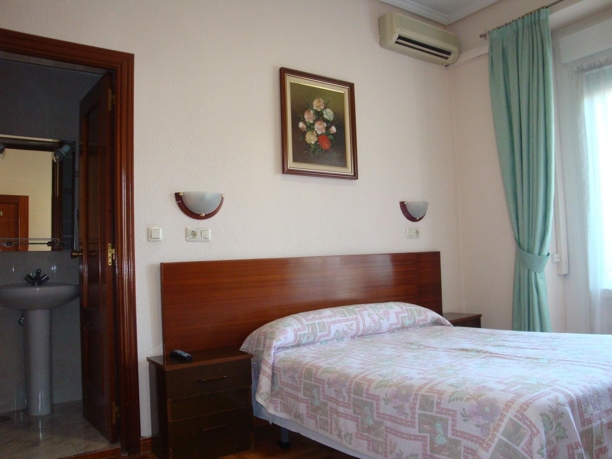 Hostal Zamora Мадрид Екстериор снимка