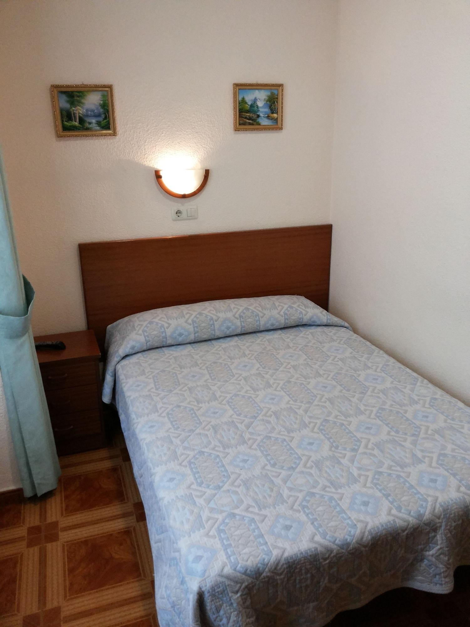 Hostal Zamora Мадрид Екстериор снимка