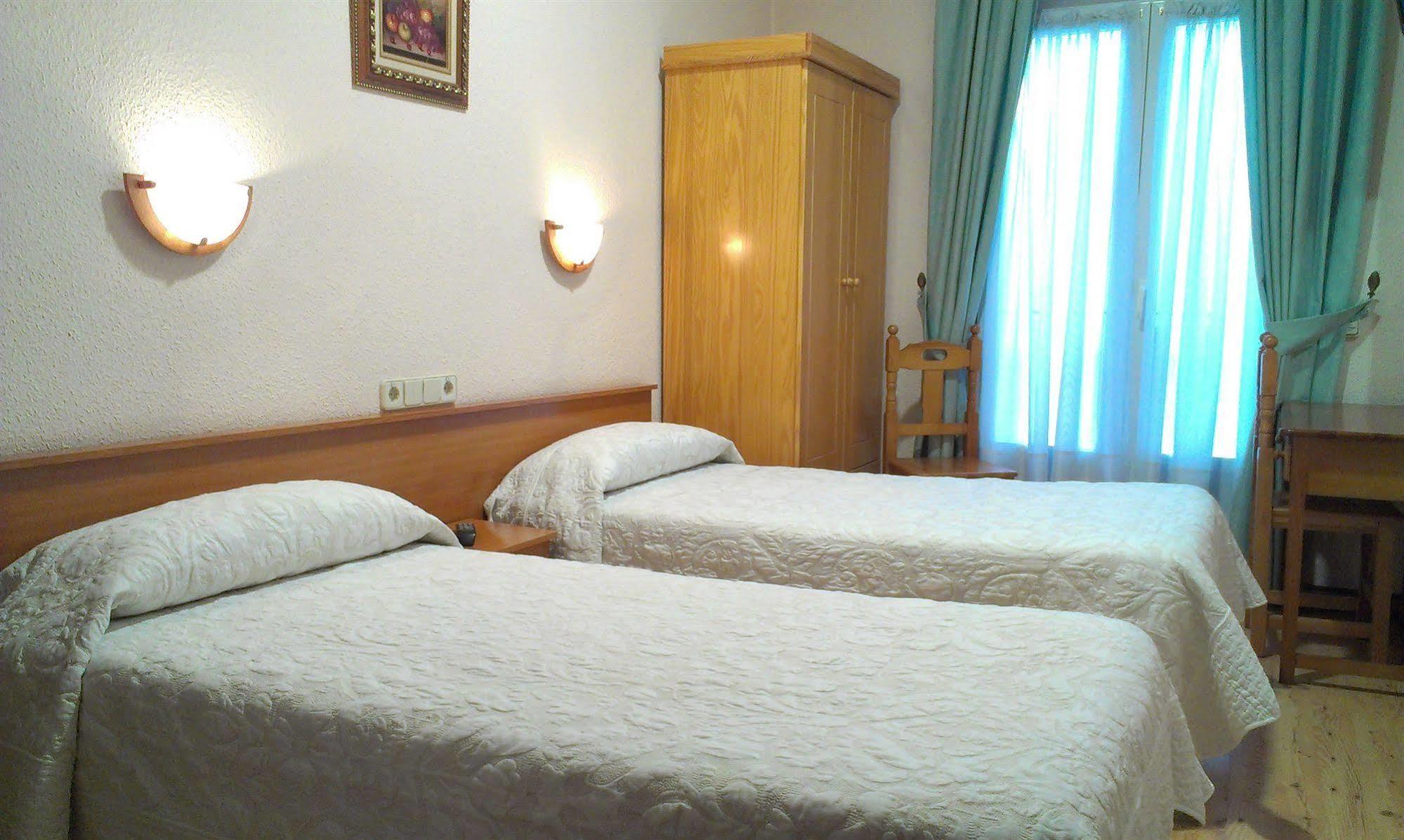 Hostal Zamora Мадрид Екстериор снимка